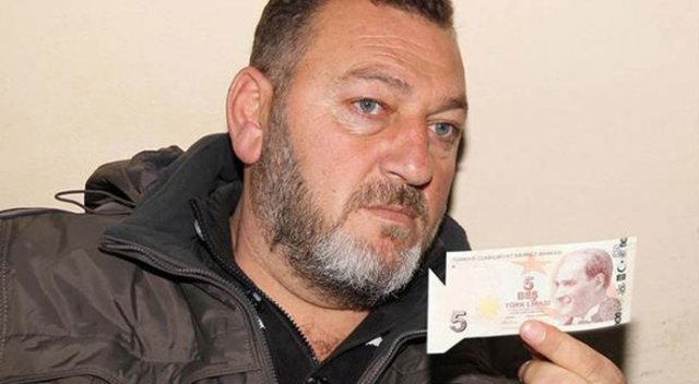 Hatalı kesilen 5 lirayı dört yıldır saklıyor Hatalı kesilen 5 lirayı dört yıldır saklıyor