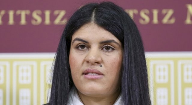 HDP'li Dilek Öcalan gözaltına alındı HDP'li Dilek Öcalan gözaltına alındı