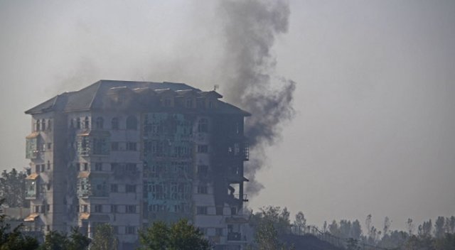 Hindistan'da göstericiler hükümet binalarını ateşe verdi Hindistan'da göstericiler hükümet binalarını ateşe verdi