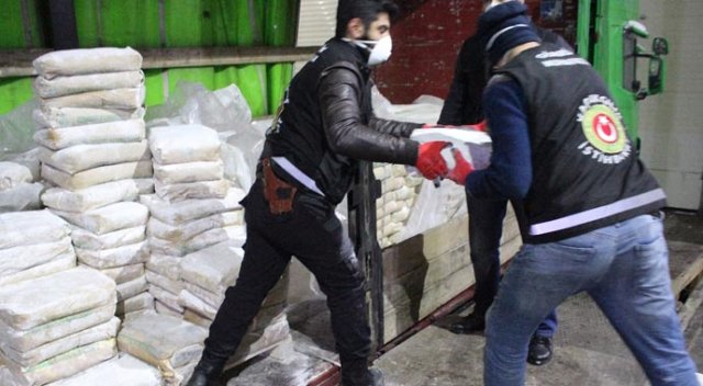 İran sınırında 600 kilo eroin ele geçirildi İran sınırında 600 kilo eroin ele geçirildi