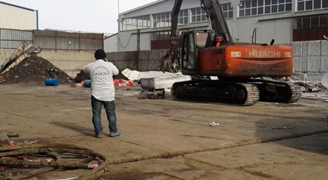 İş makinesinin altında kalarak can verdi