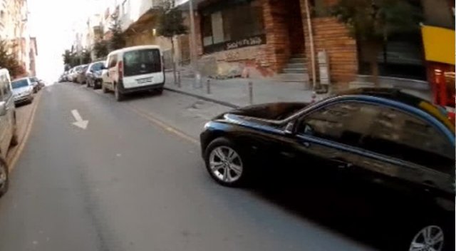 İstanbul’da motosiklet kazası kamerada