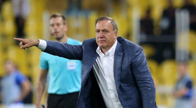 İşte Advocaat&#039;ın Fenerbahçe&#039;de kalmak için tek şartı