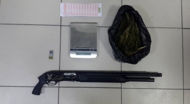 İzmir’de uyuşturucu tacirlerine operasyon, 7 kişi tutuklandı