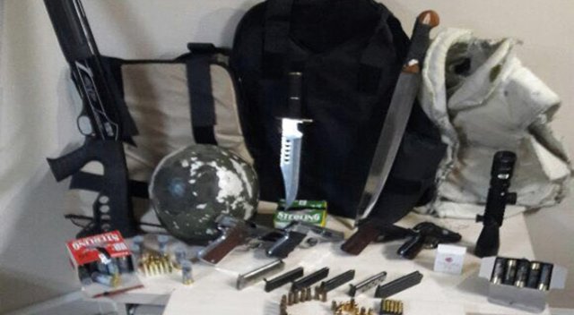 İzmir’deki DEAŞ operasyonunda evden cephanelik çıktı İzmir’deki DEAŞ operasyonunda evden cephanelik çıktı