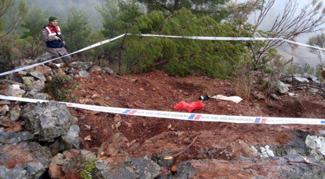 Jandarmadan kaçak kazıya suçüstü Jandarmadan kaçak kazıya suçüstü