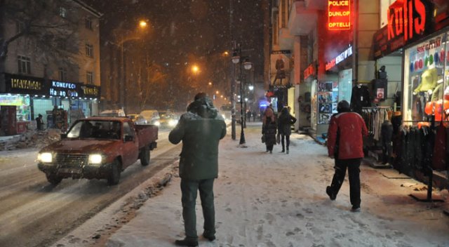 Kars yeniden beyaza büründü