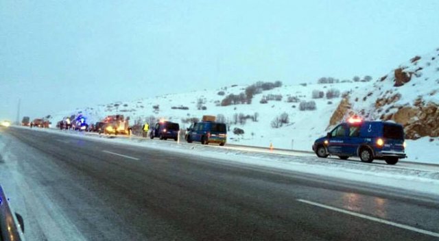 Kayseri'de yolcu otobüsü devrildi: 21 yaralı Kayseri'de yolcu otobüsü devrildi: 21 yaralı