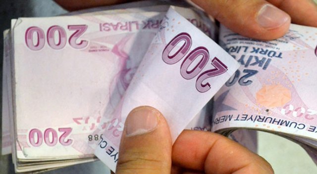 Kendini banka görevlisi olarak tanıtıp 18 bin TL dolandırdı Kendini banka görevlisi olarak tanıtıp 18 bin TL dolandırdı