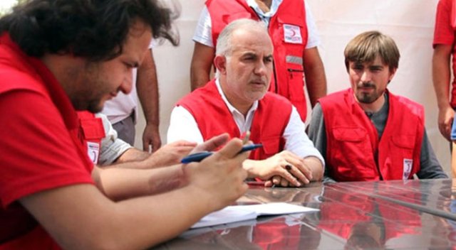Kızılay Başkanı söylentilere twitter'dan cevap verdi