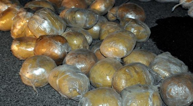 Kızıldeniz'de Yemenli uyuşturucu kaçakçıları yakalandı