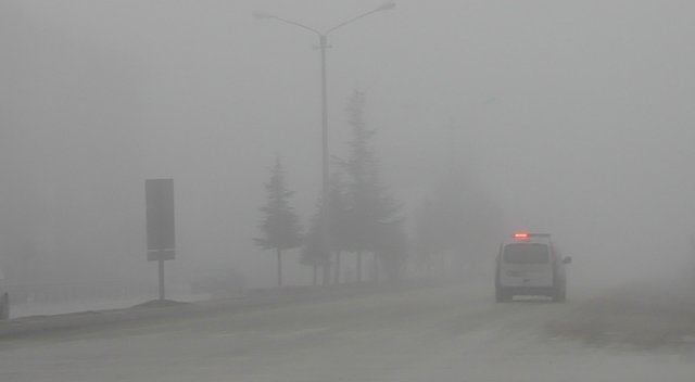 Konya'da sis görüş mesafesini düşürdü Konya'da sis görüş mesafesini düşürdü
