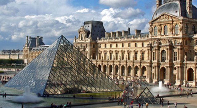 Louvre Müzesi önündeki askere yönelik saldırı Louvre Müzesi önündeki askere yönelik saldırı