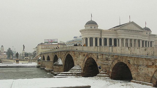 Makedonya için güvenlik krizi uyarısı Makedonya için güvenlik krizi uyarısı