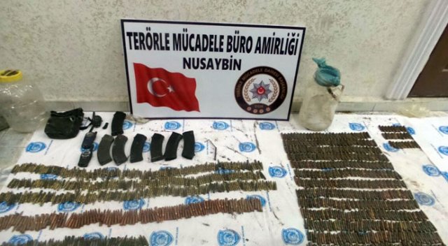 Mardin'de mezarlıktan cephanelik çıktı