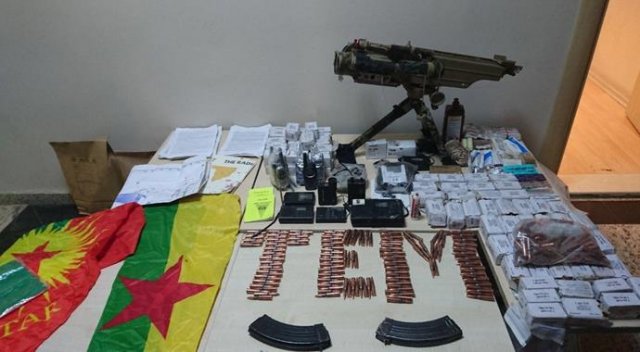 Mardin'de PKK'ya ait füze ateşleyicisi ele geçirildi Mardin'de PKK'ya ait füze ateşleyicisi ele geçirildi