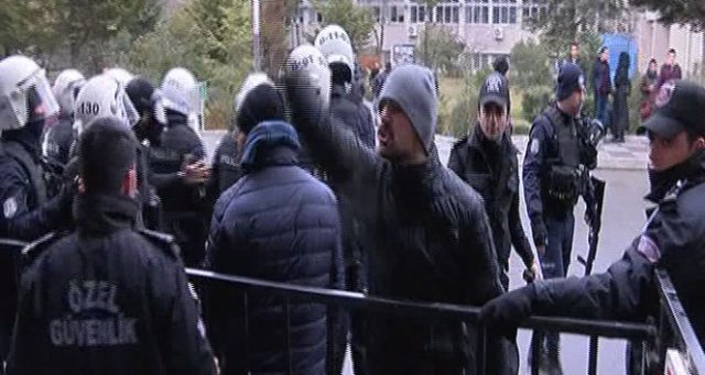 Marmara Üniversitesi&#039;nde tehlikeli gerginlik