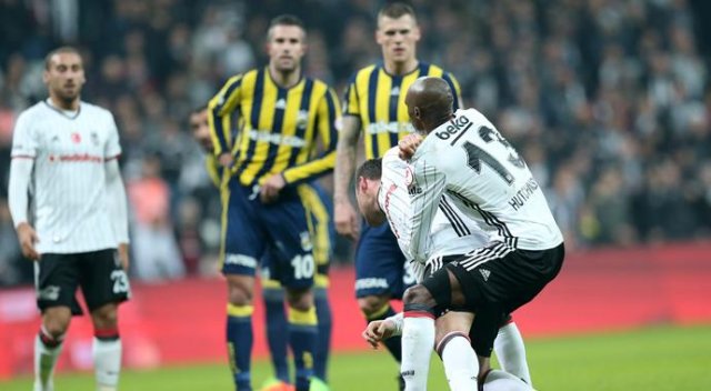 Olaylı Beşiktaş-Fenerbahçe derbisinin faturası ağır oldu Olaylı Beşiktaş-Fenerbahçe derbisinin faturası ağır oldu