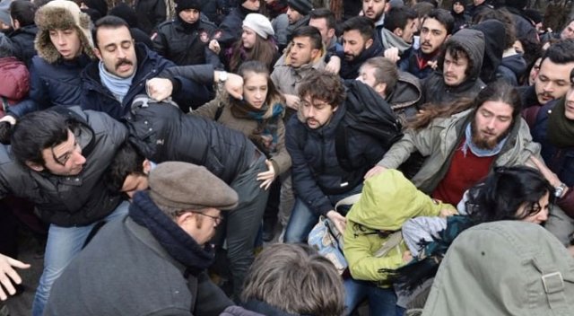 Polisten akademisyene tokat gibi cevap! Polisten akademisyene tokat gibi cevap!