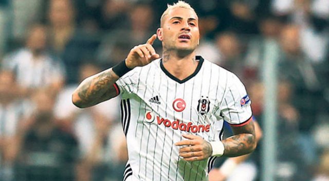 Q7 imzayı attı Q7 imzayı attı