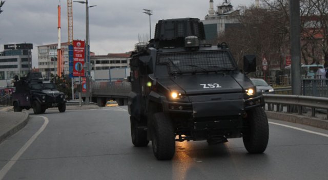 Reina saldırganı zırhlı araçla adliyeden çıkarıldı Reina saldırganı zırhlı araçla adliyeden çıkarıldı