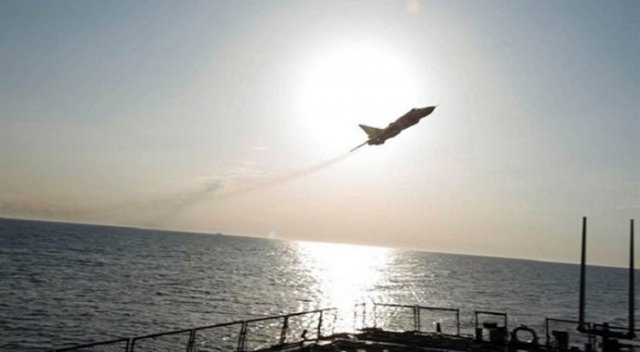 Rus savaş uçaklarından ABD gemilerine taciz Rus savaş uçaklarından ABD gemilerine taciz