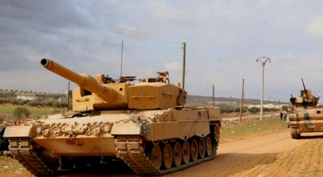 Tanklar El-Bab'a giriyor Tanklar El-Bab'a giriyor