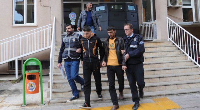 Tavuk yüzünden 1 kişi canından oldu! Tavuk yüzünden 1 kişi canından oldu!