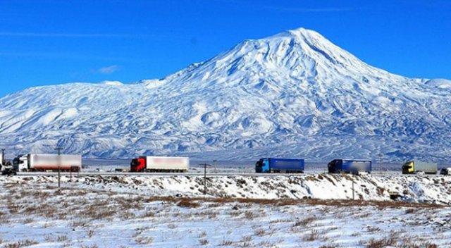 Tendürek Geçidi tekrar ulaşıma açıldı Tendürek Geçidi tekrar ulaşıma açıldı