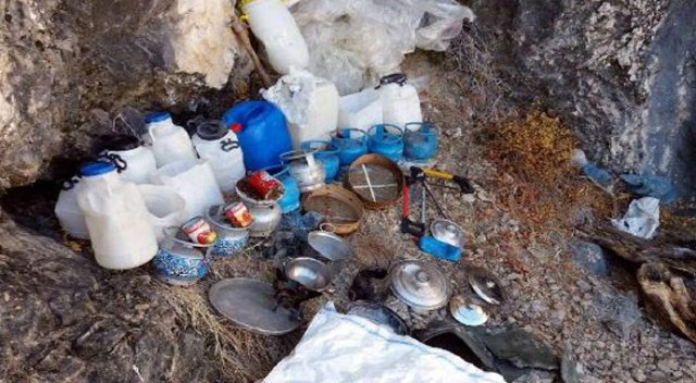 Tunceli'de teröristlere ait malzemeler ele geçirildi Tunceli'de teröristlere ait malzemeler ele geçirildi
