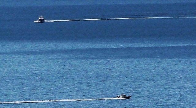 Türk ve Yunan botları burun buruna geldi Türk ve Yunan botları burun buruna geldi