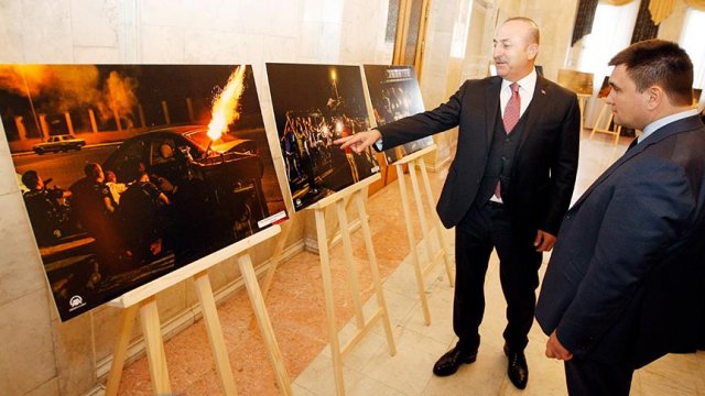 Ukrayna'da '15 Temmuz’da Türkiye’de Ne Oldu' sergisi açıldı Ukrayna'da '15 Temmuz’da Türkiye’de Ne Oldu' sergisi açıldı