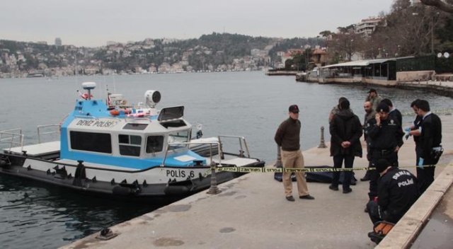 Üsküdar'da denizden ceset çıktı Üsküdar'da denizden ceset çıktı