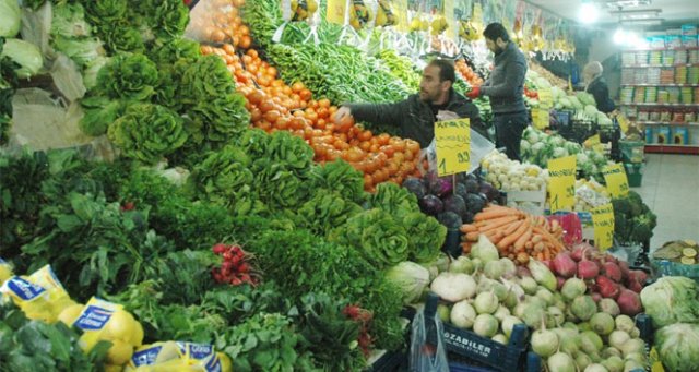 Van’da sebze meyve fiyatları cep yakıyor Van’da sebze meyve fiyatları cep yakıyor