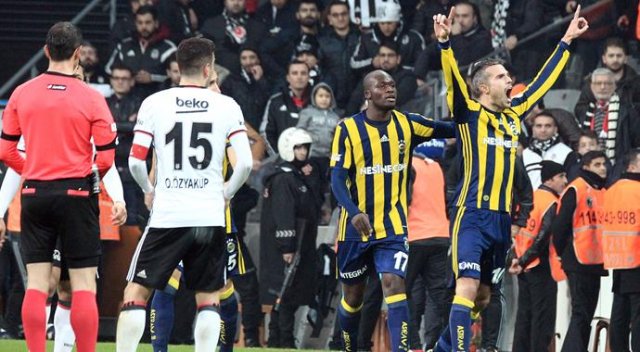 Van Persie'ye devre arası uyarısı