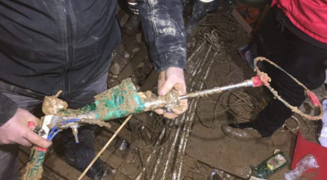 Yavru köpek, bu aparatla kurtarıldı Yavru köpek, bu aparatla kurtarıldı