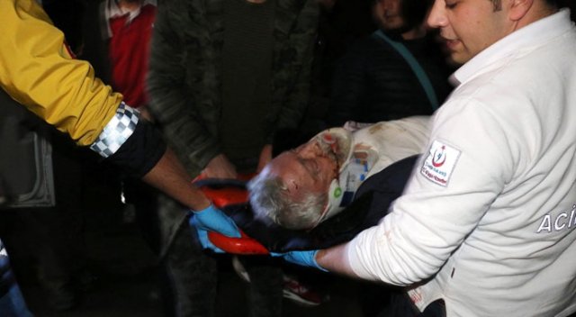 Yerdeki inşaat demiri canından ediyordu Yerdeki inşaat demiri canından ediyordu