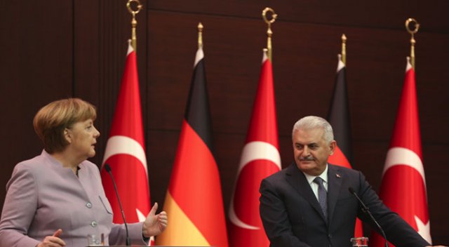Yıldırım ve Merkel'den ortak basın toplantısı Yıldırım ve Merkel'den ortak basın toplantısı