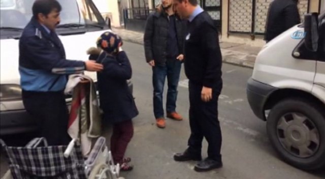 Zabıtayı gören ’engelli’ yürümeye başladı Zabıtayı gören ’engelli’ yürümeye başladı