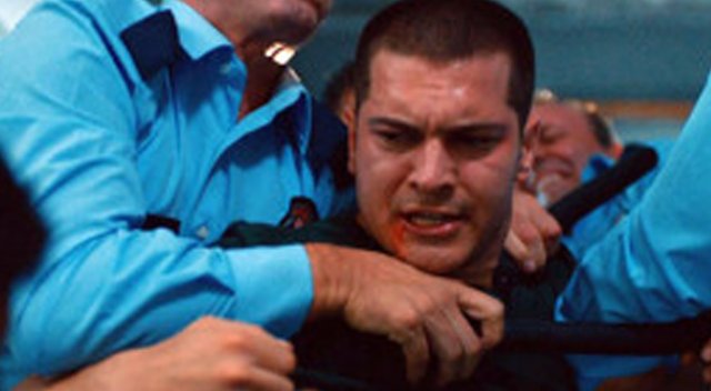 'İçerde'yi izleyen polisler aradıkları tarihi eseri ekranda gördü! 'İçerde'yi izleyen polisler aradıkları tarihi eseri ekranda gördü!