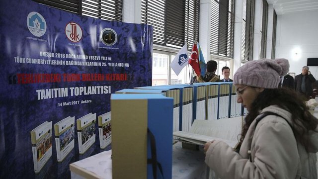 'Tehlikedeki Türk Dilleri' kitabının tanıtımı yapıldı 'Tehlikedeki Türk Dilleri' kitabının tanıtımı yapıldı
