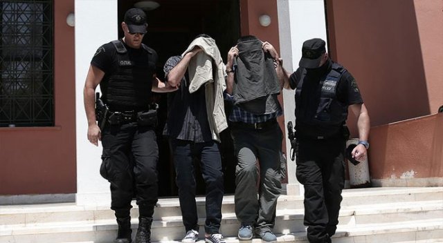 'Yunanistan'daki 3 darbeci asker kayıp' 'Yunanistan'daki 3 darbeci asker kayıp'