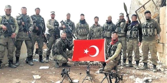 ABD&#039;li askerlerin YPG&#039;lilerle fotoğraflarına cevap