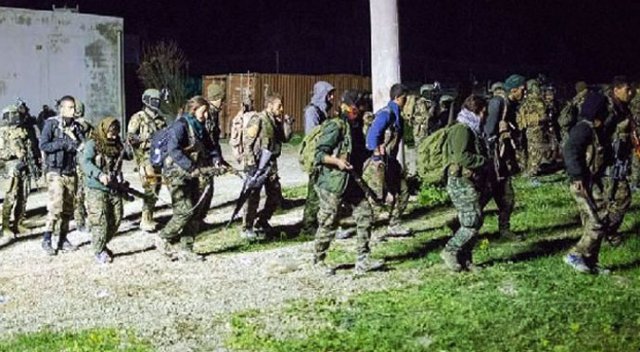 ABD Rakka’ya asker indirdi! İşte ilk görüntüler…
