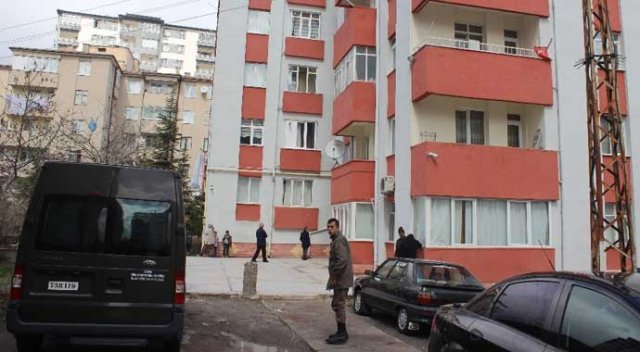Acı haber şehidin ailesine verildi Acı haber şehidin ailesine verildi
