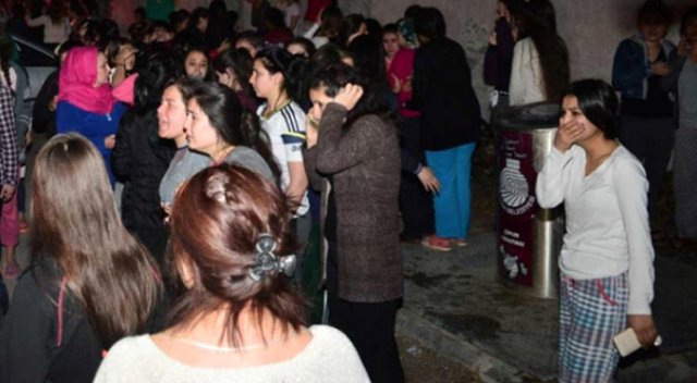 Adana'da öğrenci yurdunda büyük panik Adana'da öğrenci yurdunda büyük panik