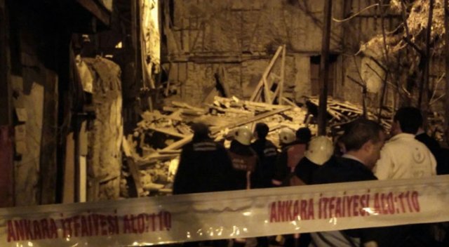 Ankara’da 2 katlı metruk bina çöktü