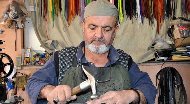 Ayakkabı tamircisinin 'çırak' üzüntüsü Ayakkabı tamircisinin 'çırak' üzüntüsü