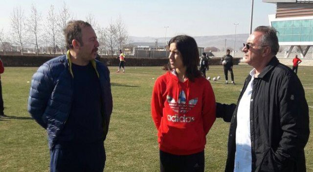 Barcelona, denemeye aldığı Emre Demir'e hayran kaldı Barcelona, denemeye aldığı Emre Demir'e hayran kaldı