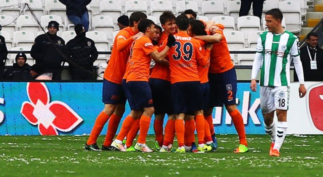 Başakşehir zirve yolunda tam gaz ileri! Başakşehir zirve yolunda tam gaz ileri!